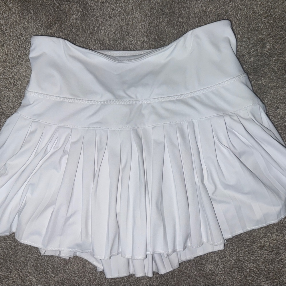 White Pleated Skirt gold hinge